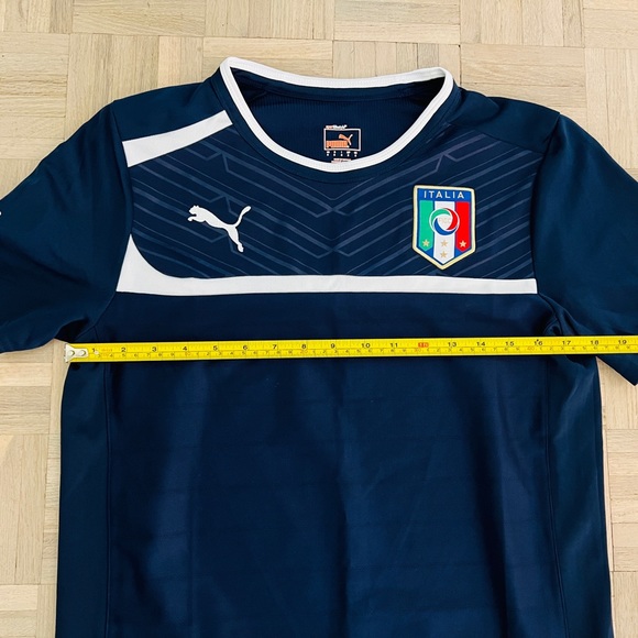 Puma - Team Italy soccer jersey, size small, good condition. - Picture 4 of 5